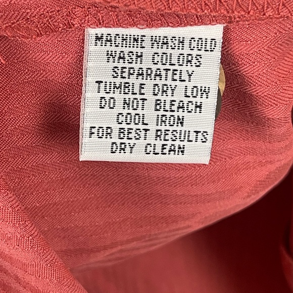 Men’s Tommy Bahama silk shirt with tropical imprint. Size large. GUC - Picture 7 of 8